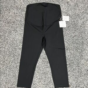 Ingrid & Isabel Maternity Cropped Leggings Black Small NWT